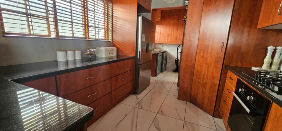 To Let 3 Bedroom Property for Rent in Safari Gardens North West